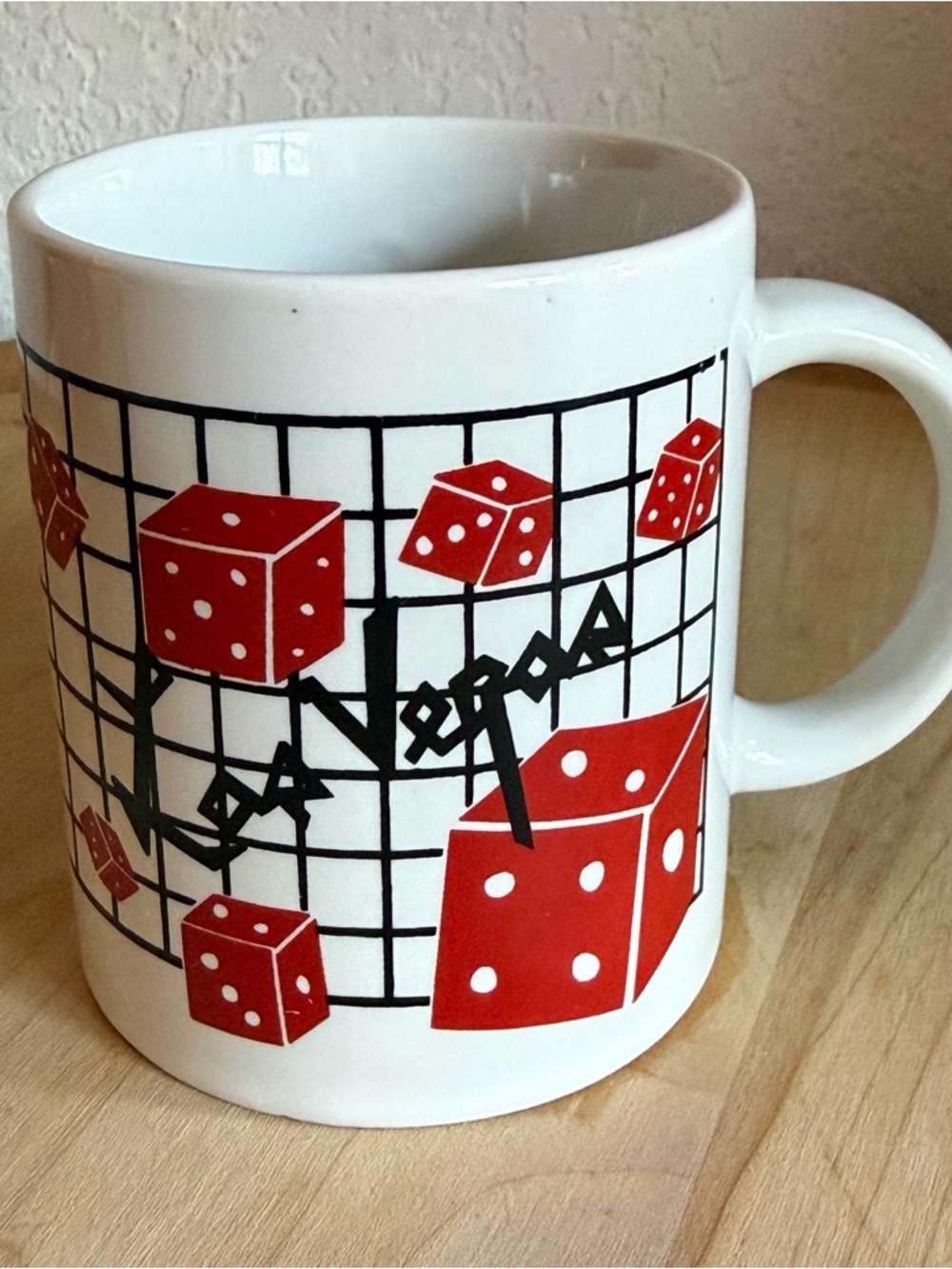 Vintage Las Vegas Sin City 80s Graphic Dice Black Grid Souvenir Coffee Cup